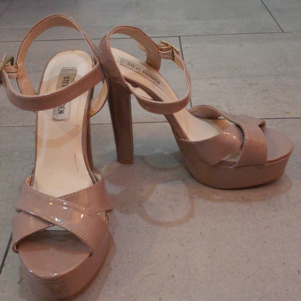 Steve Madden | Patent Leather Grey Heels | 9